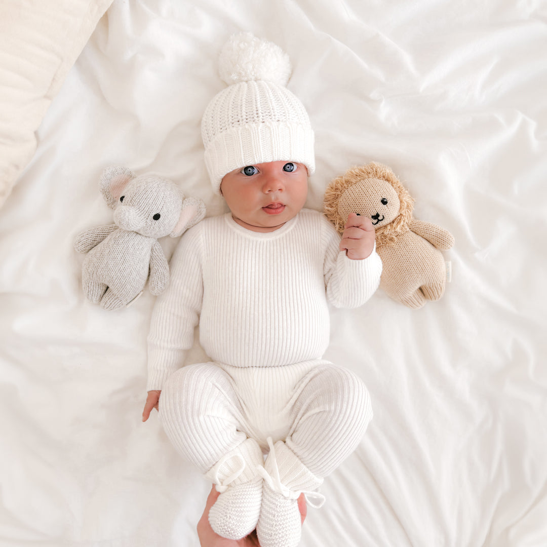 Baby kids white super chunky knitted beanie