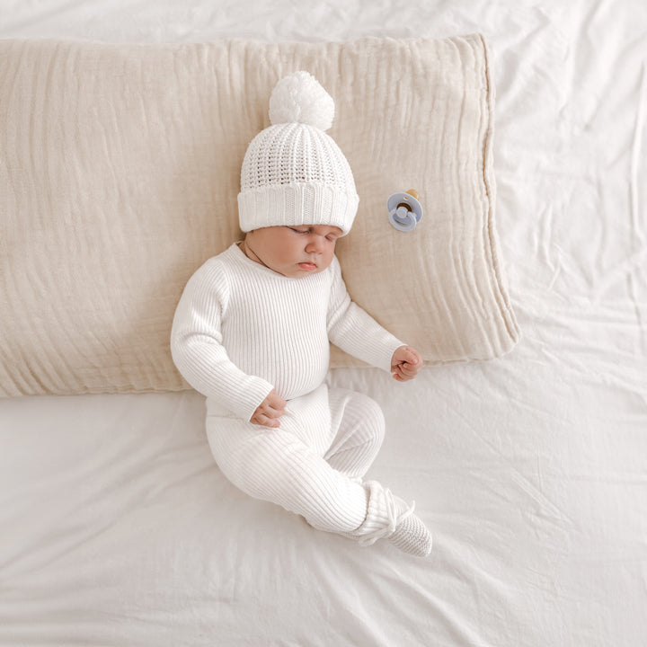 Baby kids white super chunky knitted beanie